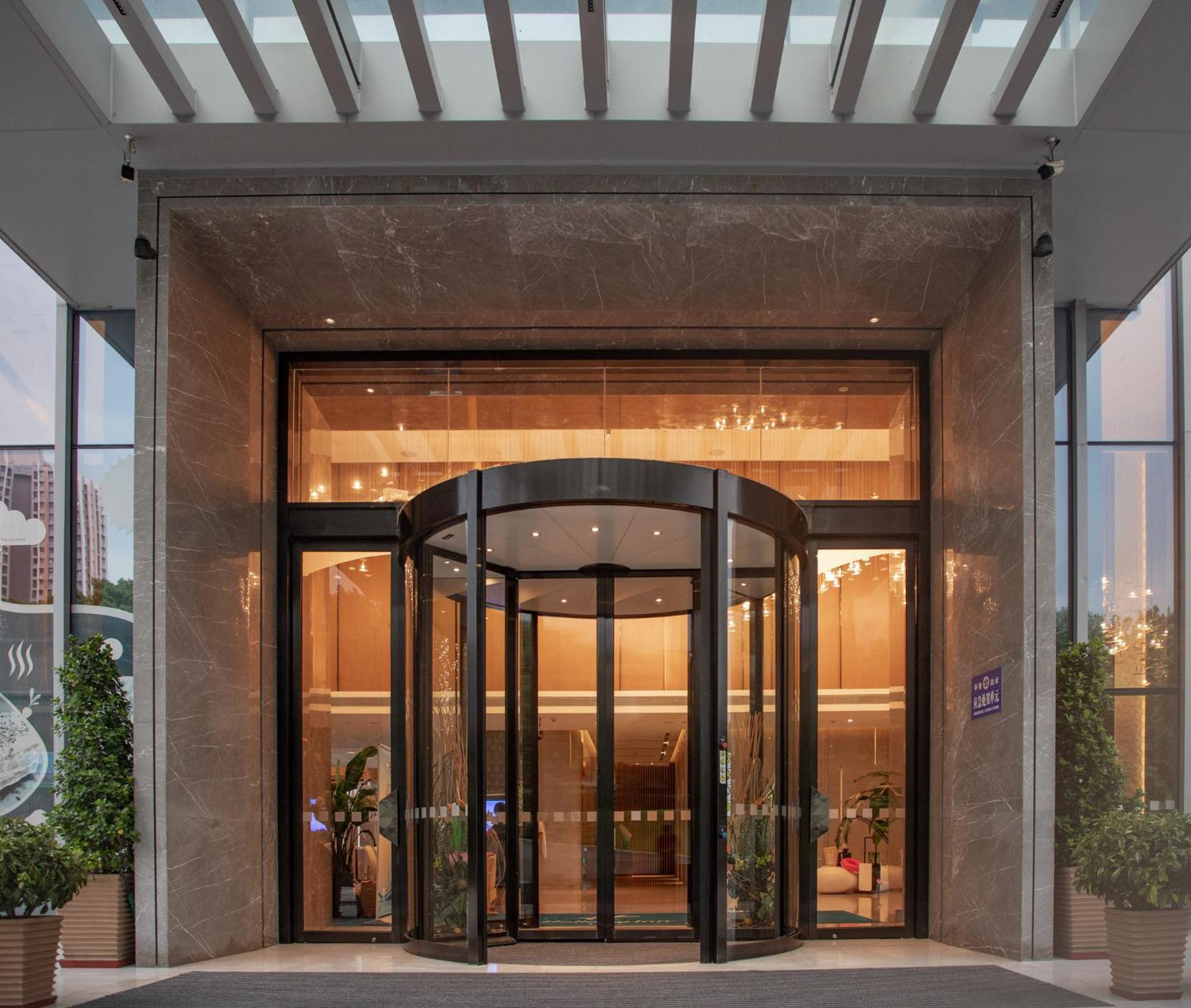 Holiday Inn Guangzhou South Lake Hotel - Ideal For Business & Leisure Eksteriør bilde