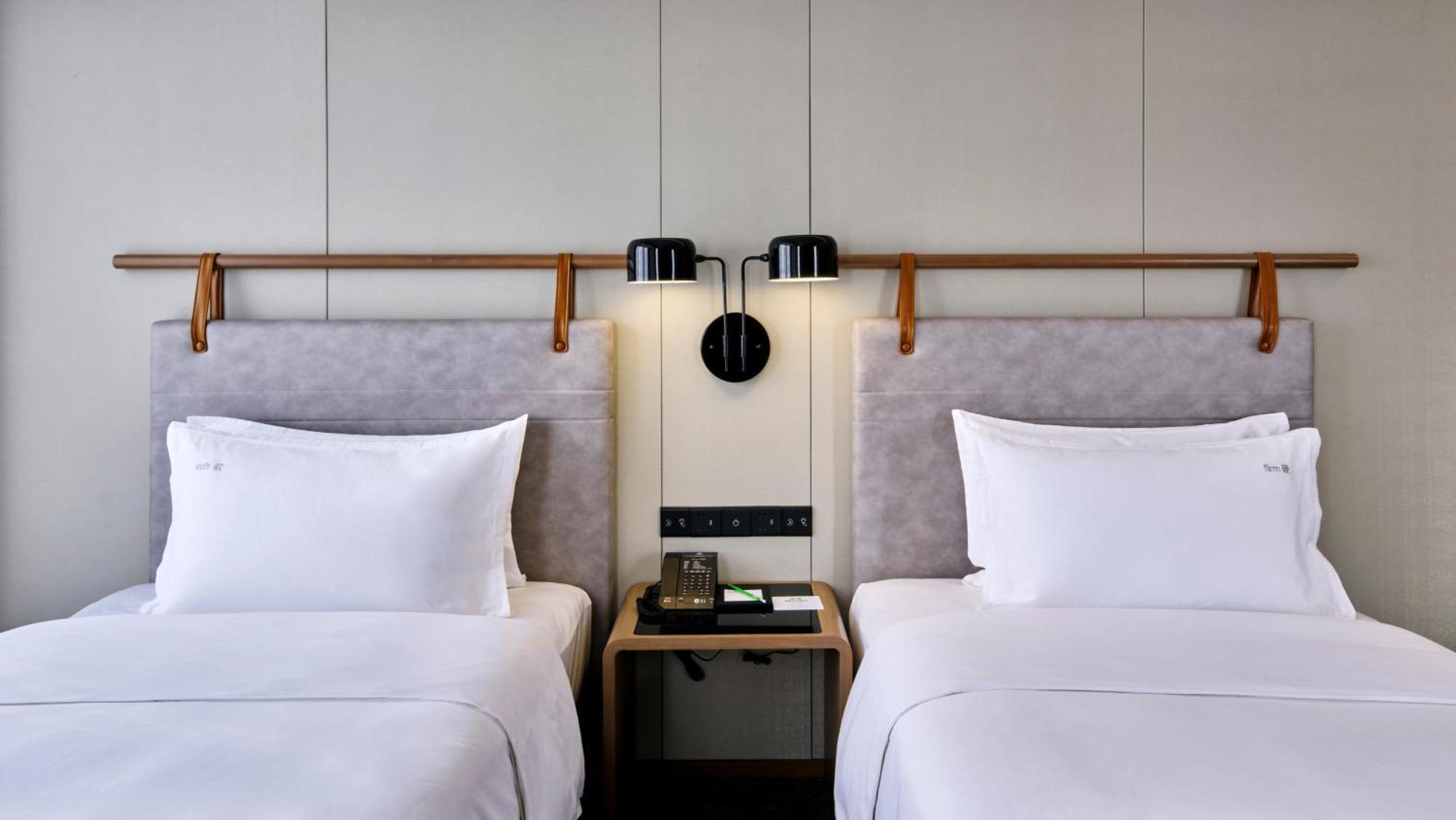 Holiday Inn Guangzhou South Lake Hotel - Ideal For Business & Leisure Eksteriør bilde